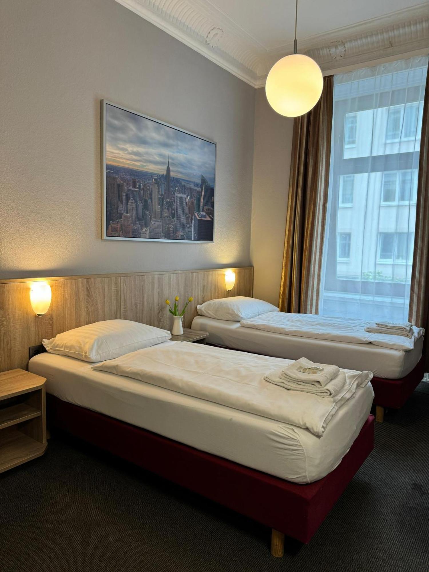 Hotel Kieler Hof Am Hauptbahnhof - Hamburg Central Station Extérieur photo