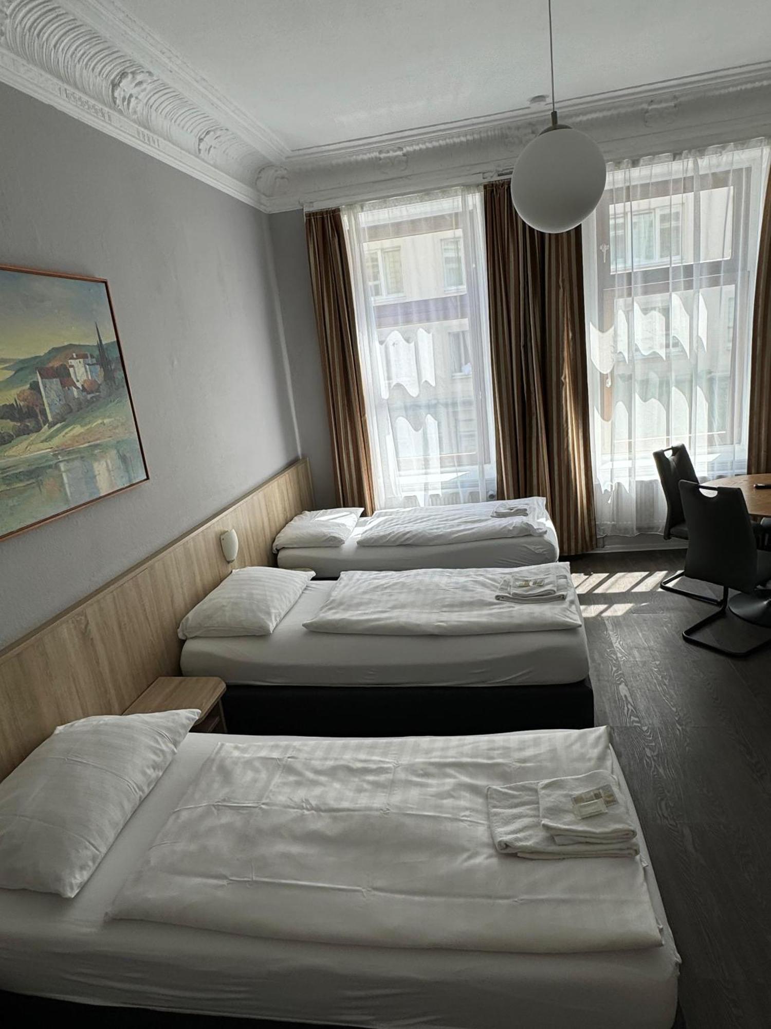 Hotel Kieler Hof Am Hauptbahnhof - Hamburg Central Station Extérieur photo